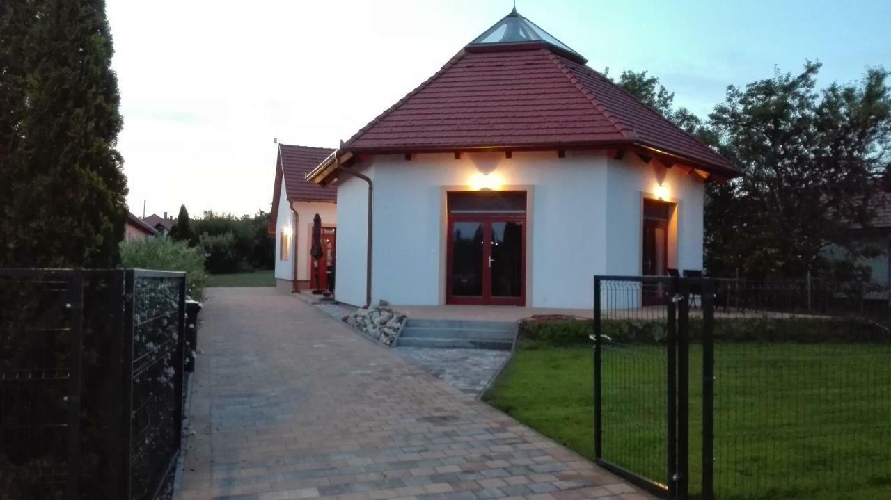 Egrelato Vendeghaz Apartment Balatonakali Exterior foto