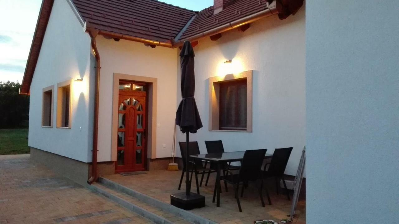 Egrelato Vendeghaz Apartment Balatonakali Exterior foto