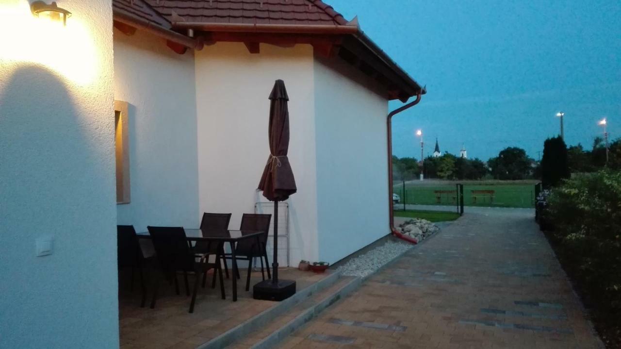 Egrelato Vendeghaz Apartment Balatonakali Exterior foto
